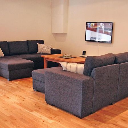 2 Bedroom Cozy Apartment In Habo Mullsjö Екстериор снимка