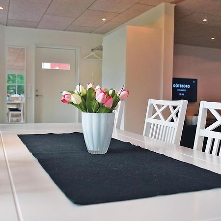 2 Bedroom Cozy Apartment In Habo Mullsjö Екстериор снимка