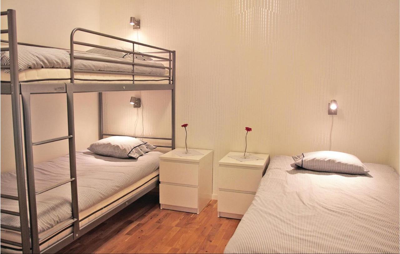 2 Bedroom Cozy Apartment In Habo Mullsjö Екстериор снимка