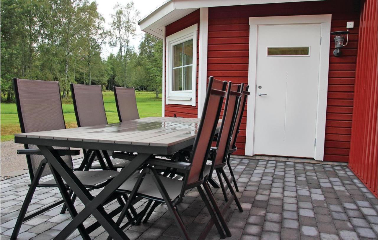 2 Bedroom Cozy Apartment In Habo Mullsjö Екстериор снимка